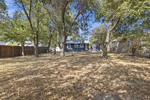 1916 Liberty St, Bonham, TX 75418 - Photo 16