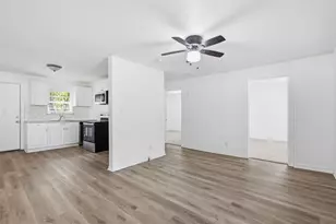 1916 Liberty St, Bonham, TX 75418 - Photo 2