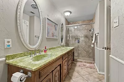 2201 Scarlet Lane, Grand Prairie, TX 75050 - Photo 34