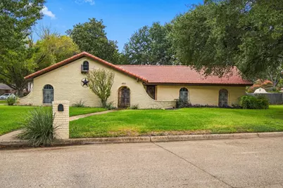 2201 Scarlet Lane, Grand Prairie, TX 75050 - Photo 1