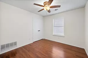 1124 Margie St, Burleson, TX 76028 - Photo 10