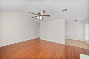 1124 Margie St, Burleson, TX 76028 - Photo 4