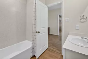 2913 Carrington Hl Dr, Sherman, TX 75092 - Photo 2