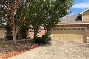 1430 Ravenwood Ln, Mansfield, TX 76063 - Photo 2
