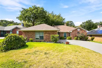 2708 Citadel Drive, Arlington, TX 76012 - Photo 2