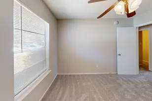 910 Shenandoah Dr, Arlington, TX 76014 - Photo 10