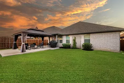 9921 Mescalbean Boulevard, Fort Worth, TX 76036 - Photo 18