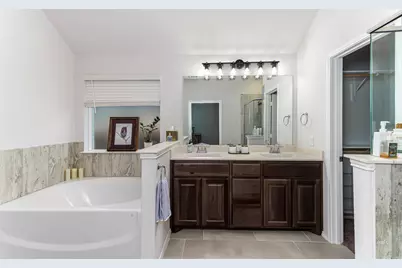 9921 Mescalbean Boulevard, Fort Worth, TX 76036 - Photo 12