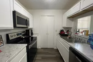 1745 Crest Grove Dr, Arlington, TX 76012 - Photo 6
