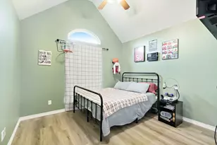 720 Daniel St, Blossom, TX 75416 - Photo 14