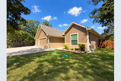 214 Colt Drive, Lake Kiowa, TX 76240 - Photo 2