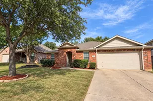 1314 Maple Terrace Dr, Mansfield, TX 76063 - Photo 2