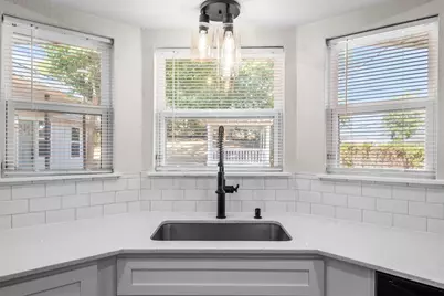 805 NW 14th Street, Grand Prairie, TX 75050 - Photo 12