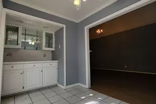 305 Trinidad Dr, Grand Prairie, TX 75052 - Photo 16