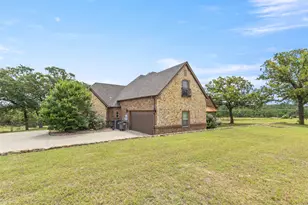 108 Oak Creek Dr, Springtown, TX 76082 - Photo 4