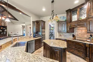 108 Oak Creek Dr, Springtown, TX 76082 - Photo 6