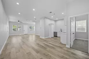 914 E Tucker St, Fort Worth, TX 76104 - Photo 14