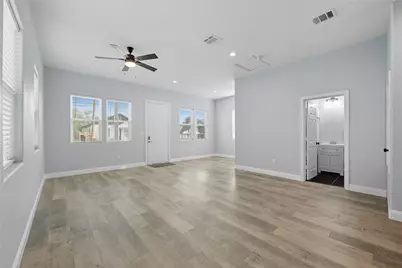 914 E Tucker Street, Fort Worth, TX 76104 - Photo 12