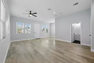 914 E Tucker St, Fort Worth, TX 76104 - Photo 12