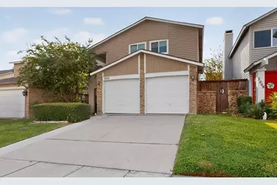 2010 Via Corona, Carrollton, TX 75006 - Photo 4
