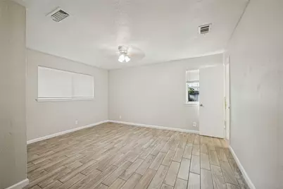 213 W Dorris Drive, Grand Prairie, TX 75051 - Photo 18
