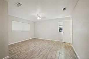 213 W Dorris Dr, Grand Prairie, TX 75051 - Photo 18