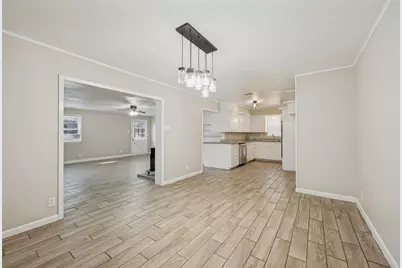 213 W Dorris Drive, Grand Prairie, TX 75051 - Photo 8