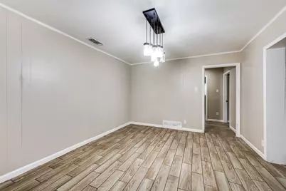 213 W Dorris Drive, Grand Prairie, TX 75051 - Photo 20