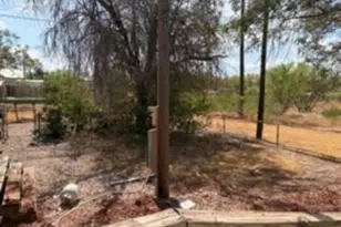 105 Seminole St, Tye, TX 79563 - Photo 26