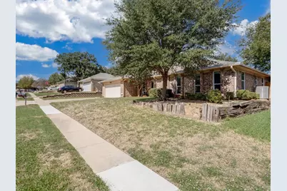 904 Forest Trail Court, Euless, TX 76039 - Photo 2