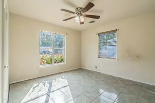934 Indian Hills Dr, Grand Prairie, TX 75051 - Photo 10