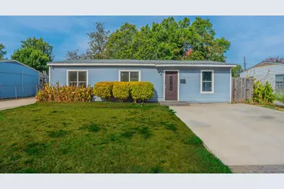 934 Indian Hills Drive, Grand Prairie, TX 75051 - Photo 1