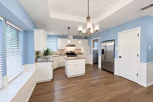 917 Clearview Dr, Bedford, TX 76021 - Photo 2