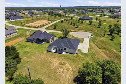 2304 Candlestick Drive, Granbury, TX 76049 - Photo 36