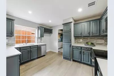 2409 Hedgeway Circle, Garland, TX 75044 - Photo 10