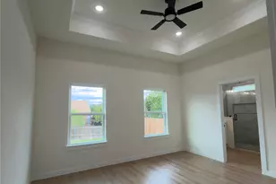 3410 Brazos River Dr, Granbury, TX 76048 - Photo 8