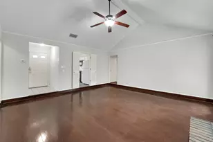 916 Pierce Arrow Dr, Arlington, TX 76001 - Photo 6