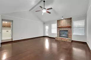 916 Pierce Arrow Dr, Arlington, TX 76001 - Photo 4