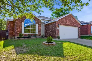 4817 Barnhill Ln, Fort Worth, TX 76135 - Photo 38
