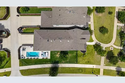 1820 Roundtree Circle W, Fort Worth, TX 76008 - Photo 30