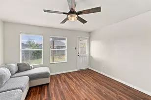 729 Rio Bravo Dr, Fort Worth, TX 76052 - Photo 6