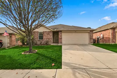 729 Rio Bravo Drive, Fort Worth, TX 76052 - Photo 2
