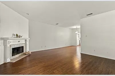 3550 Country Square Drive #304, Carrollton, TX 75006 - Photo 6
