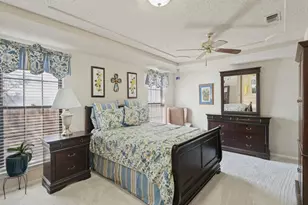 221 Meadowhill Dr, Benbrook, TX 76126 - Photo 4