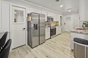 124 Marina View Ct, Weatherford, TX 76087 - Photo 2