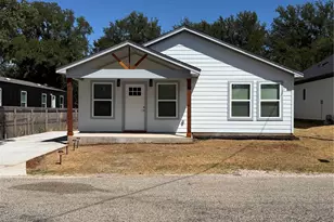 3007 Rockwood Dr, Granbury, TX 76048 - Photo 2