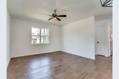 1307 Worthington Street, Grapevine, TX 76051 - Photo 6