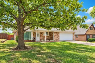 1109 S Valentine Dr, Sherman, TX 75090 - Photo 2