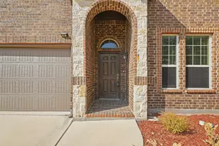 8 Mapleridge Dr, Edgecliff Village, TX 76134 - Photo 4