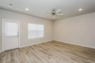 615 Sophia Wy, Lewisville, TX 75057 - Photo 2